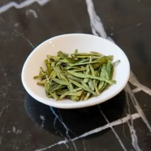 Long Jing, tè verde cinese premium in foglia - Momenteeria Milano